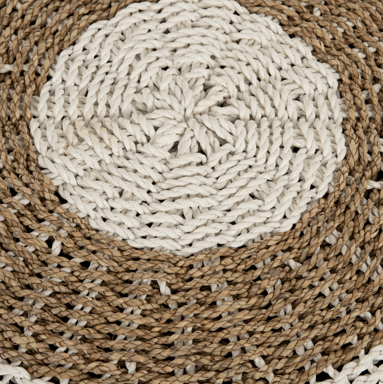 ΠΟΥΦ ΣΚΑΜΠΟ SARONI SEAGRASS ΣΕ ΦΥΣΙΚΟ-ΛΕΥΚΟ ΧΡΩΜΑ Φ60x35Yεκ. 4