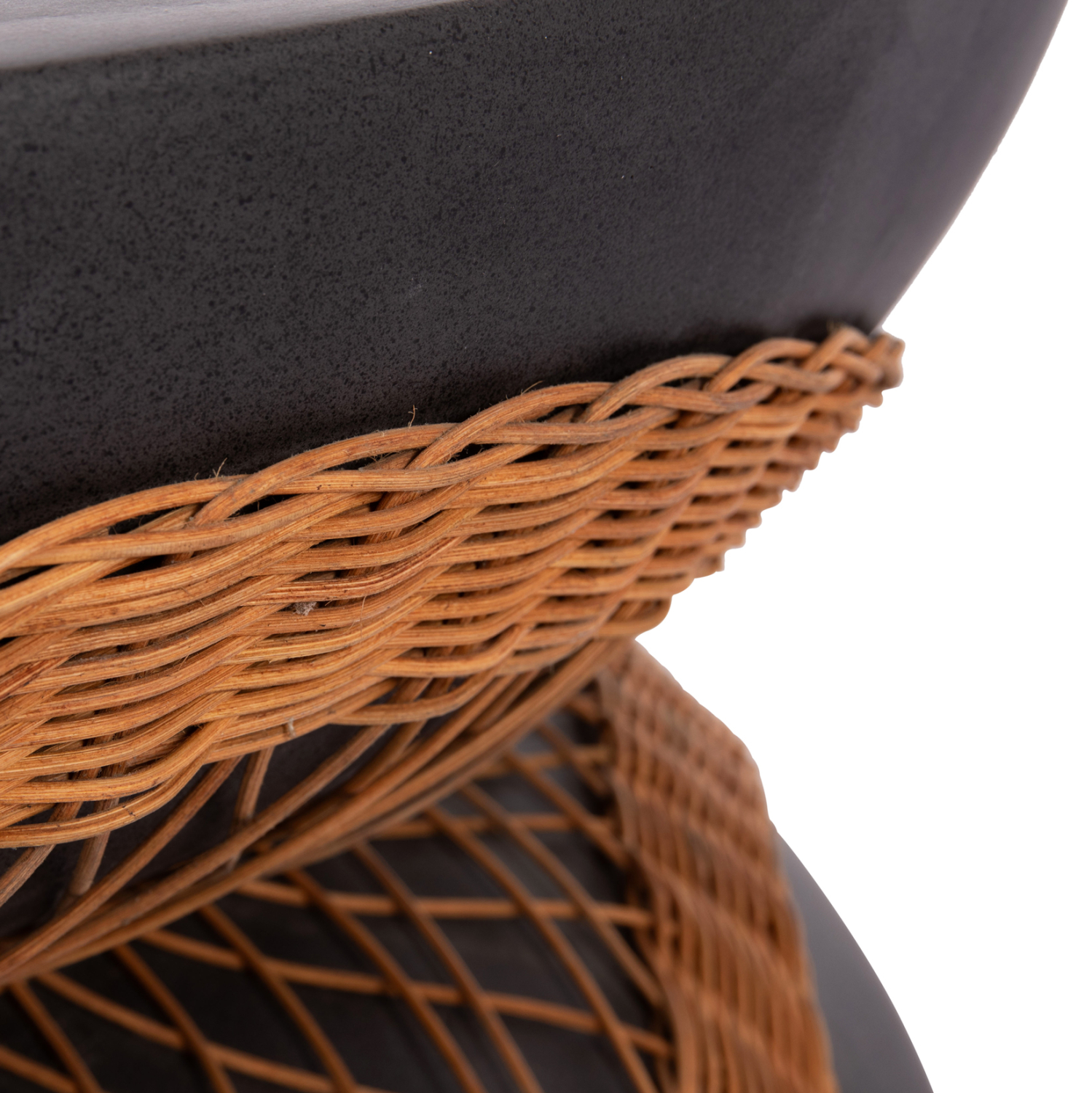 ΤΡΑΠΕΖΙ ΣΑΛΟΝΙΟΥ ΣΤΡΟΓΓΥΛΟ ANNA HM18157.01 FIBER CEMENT ΣΕ ΜΑΥΡΟ-ΦΥΣΙΚΟ RATTAN--Φ92x44.5Υεκ. 7
