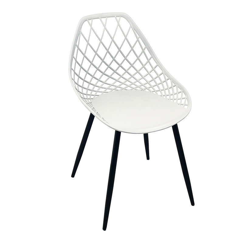 Καρέκλα Suan pakoworld pp σε λευκή απόχρωση και μαύρο μεταλλικό πόδι 56x49x82εκ 1