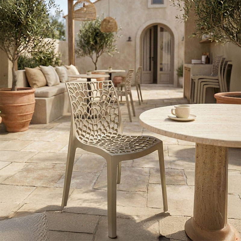 Καρέκλα στοιβαζόμενη Hush pakoworld pp σε cappuccino απόχρωση 41x53x80.5εκ 2